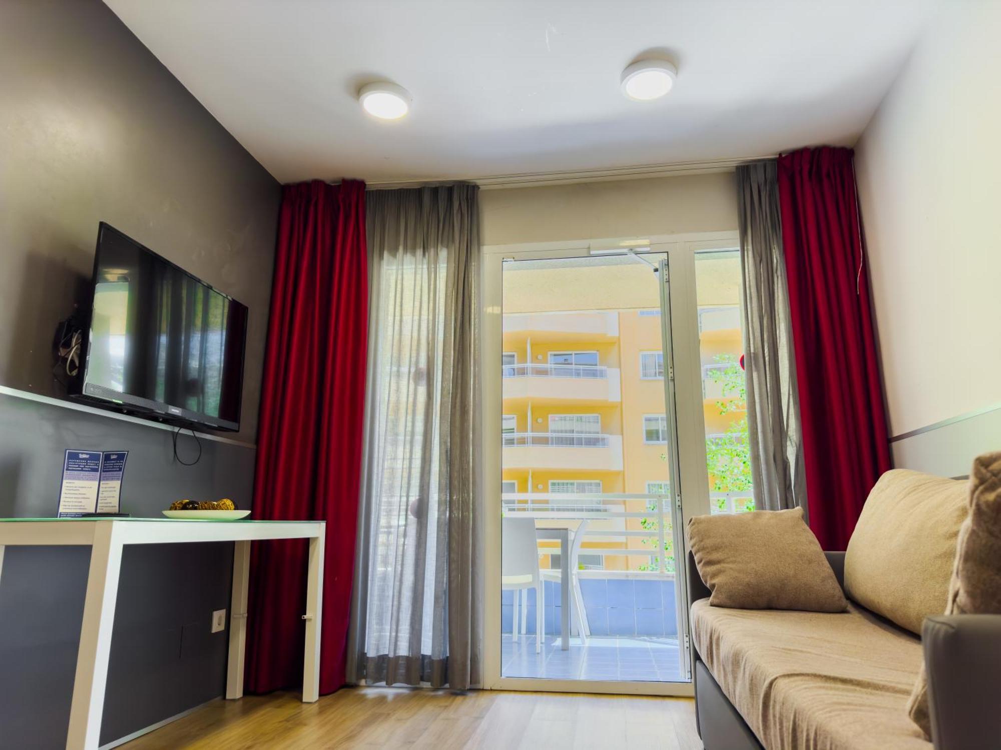 Rentalmar Zahara Family Suites Салоу Екстер'єр фото